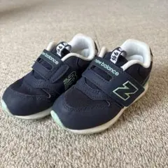 ニューバランススニーカー