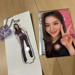 TWICE サナ　ランダムミニアクリルスタンドチャーム　トレカセット