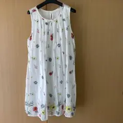 ホワイト 花柄 ノースリーブワンピース
