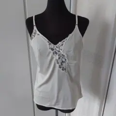 週末セールで破格です キャミソールです