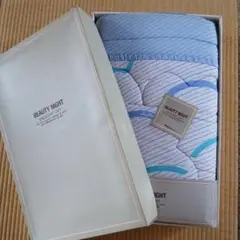 春～秋、掛け布団 140X190 cm新品ですが、変色あり。