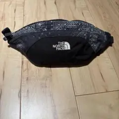 THE NORTH FACE ボディバッグ ブラック　ペイズリー
