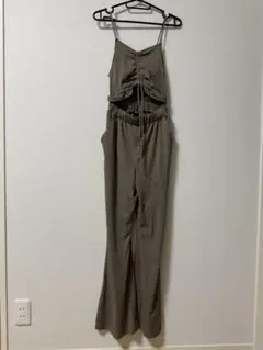【美品】カーキ オープンバック パンツセットアップ