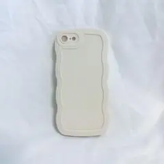 iPhone SE3/SE2/7/8 ケース　カバー　ホワイト　ベージュ　軽い