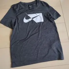 Nike DRI-FIT グレー Tシャツ XS