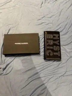 新品同様！HYSTERIC GLAMOUR スタッズ手帳型ケース