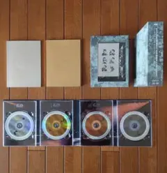 【美品】G-DRAGON　WORLD TOUR DVD2枚 CD2枚