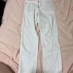 ホワイトダメージストレートジーンズ