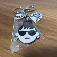 【即発送】新品 happy face エマちゃん キーホルダー カラビナ付き