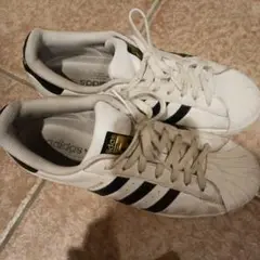 adidas Superstar