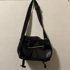 ブラック ショルダーバッグ