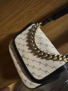 Item thumbnail for item 21e8daa7-3b07-461d-9ca6-1c8c2f23f437