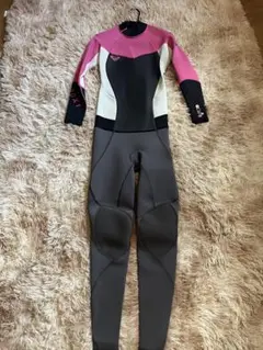 値下げ！今だけ！ロキシーウェットスーツ
