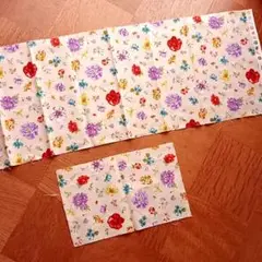 ボタニカル　花柄　はぎれ