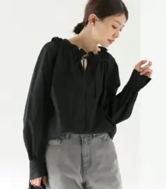 スローブイエナ タイプライターフリルカラーブラウス ブラック