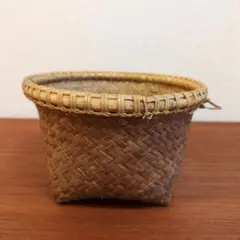 ヴィンテージ　レトロ　小さなブラウンバスケット　　ざる　ザル