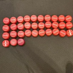 ペットボトルのフタ　33個　赤系