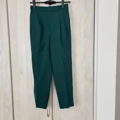 新品 SHUCA テーパードパンツ グリーン Mサイズ