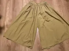 アースミュージック&エコロジー ガウチョパンツ　　キャメル色 スカーチョ