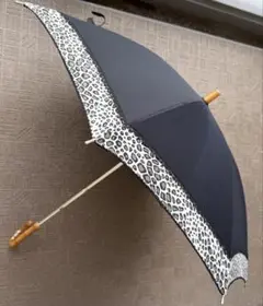 ヒョウ柄日傘　黒色　バンブー　直径80cm 傘の長さ柄を伸ばした場合約70cm