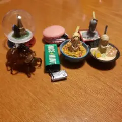 幽麺&ミニチュアスナイパー　ガチャガチャ　パンダの穴