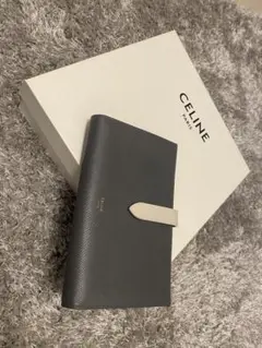 CELINE ラージ マルチファンクション ストラップウォレット