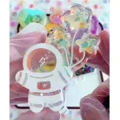 #0281シリコンモールド　宇宙飛行士　シェイカー　シャカシャカ　キーホルダー