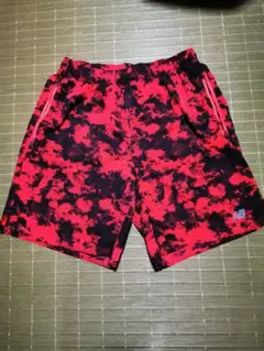 New Balance 赤黒カモフラショートパンツ