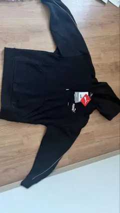 Puma 新品 ブラック パーカー