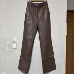 ページボーイ PAGEBOY バックスリットフェイクレザーパンツ レディース M