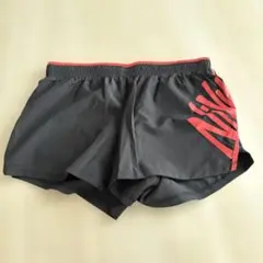 Nike DRI-FIT ショートパンツ M 黒/赤