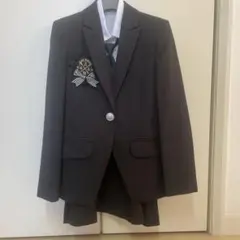 ダークグレー ストライプスーツ リボン付き