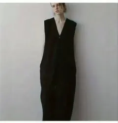 黒のノースリーブロングワンピース