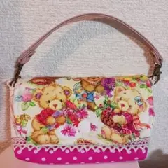 キュートな熊さんのポーチ