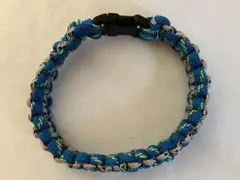 ハンドメイド 青と銀のパラコードブレスレット