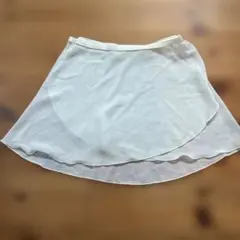 チャコット　バレエスカート スナップボタンのアジャスター付き