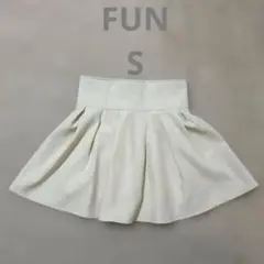 FUN フレアスカート オフホワイト Sサイズ