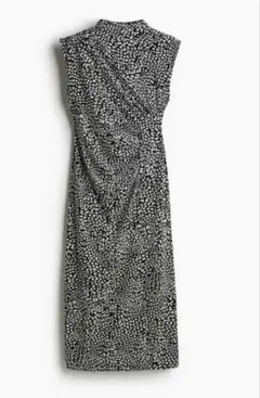 H&M　ドレープハイネックワンピース　ブラック　パターン