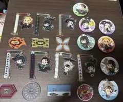 鬼滅の刃 ゆらゆらアクリルスタンド 缶バッジ 鎹鴉運ばれ隊士1弾 7種まとめ売り
