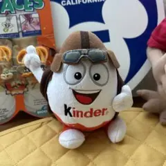 キンダーチョコレート　キャラクター　キンダリーノ君　ぬいぐるみ　kinder
