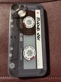 カセットテープ風 iPhoneケース