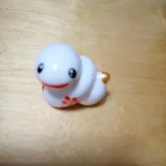 白へび置物