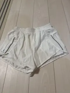 運動着　ショートパンツ　白