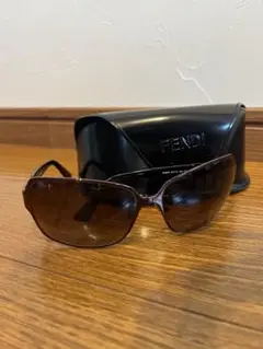 FENDI ブラウン サングラス ケース箱付き
