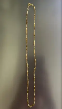 ネックレス　ゴールド