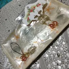 ハンドメイド ピアスとストラップのセット