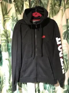NIKE前ジップパーカー