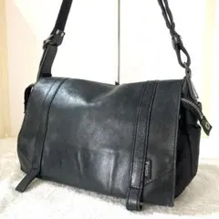 『美品』Y’saccs黒のレザーとナイロンのメッセンジャーバッグ