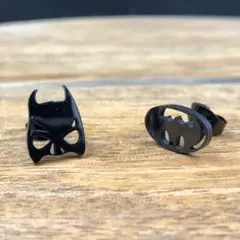 【最終値下げ！】　バットマン　仮面　メンズ　ステンレス　ピアス　黒　q ①