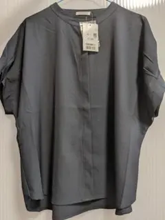 紺色のブラウス　Mサイズ　未着用品